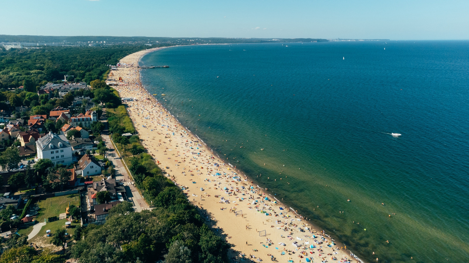 La « capitale d'été » de la Pologne est une escapade européenne sous-estimée avec des plages et des spas