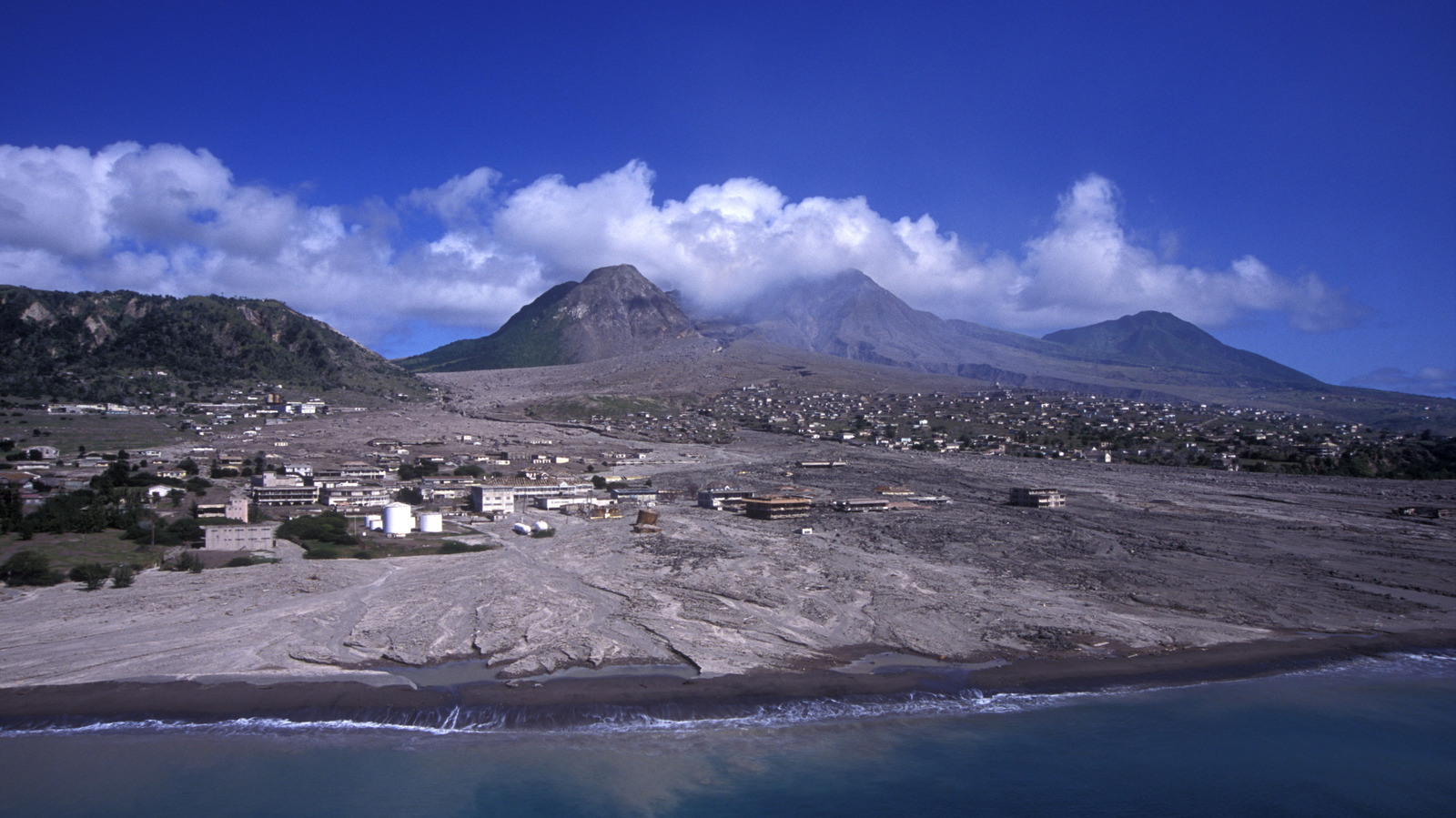 Cette capitale insulaire autrefois prospère des Caraïbes se trouve désormais sous forme de ruines et de décombres abandonnés