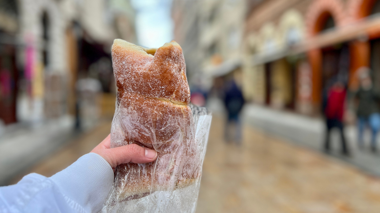 La ville gastronomique « la plus authentique » d'Europe est un endroit sous-estimé et abordable, connu pour ses plats de rue