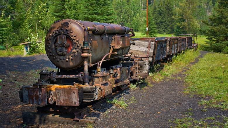 Train antique de mine de charbon à Bankhead, Alberta, ville fantôme