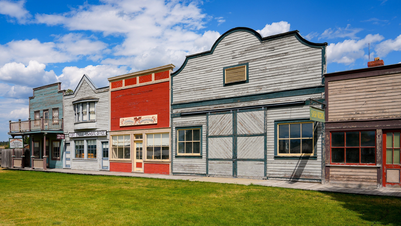 9 destinations autrefois prospères devenues des villes fantômes qui valent encore la peine d'être visitées au Canada aujourd'hui