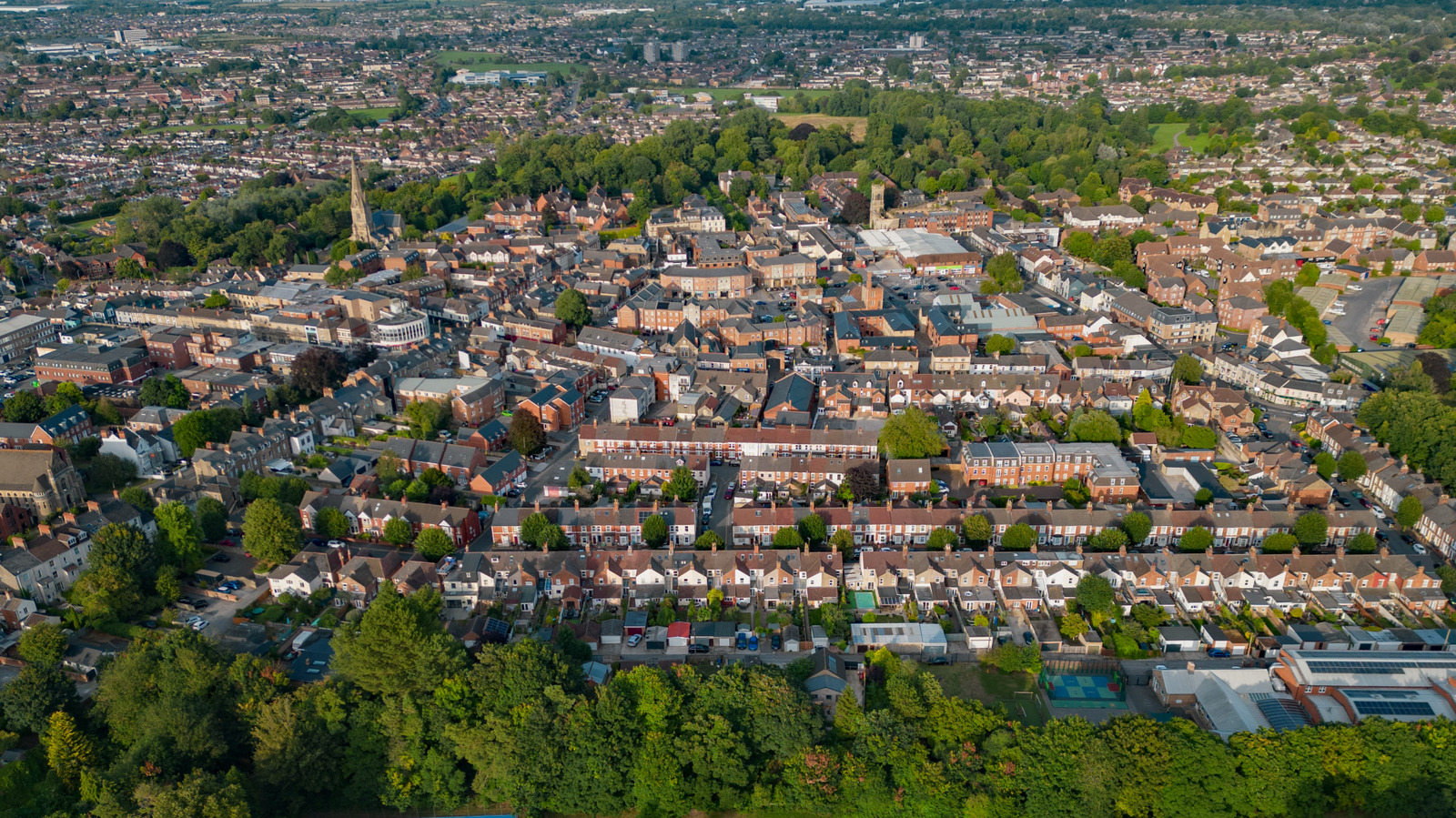 Entre Londres et Bristol se trouve la charmante ville ferroviaire d'Angleterre avec des boutiques, de la culture et des plats savoureux