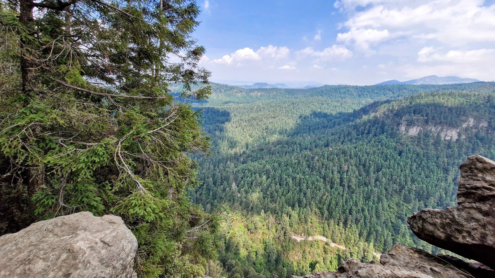 Juste à l'extérieur de la ville de Mexico, ce parc national rempli de faune possède des sentiers de montagne spectaculaires