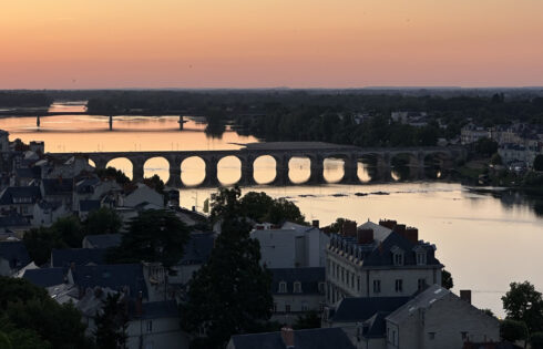 Le plus long fleuve de France est un plan d'eau à couper le souffle bordé de montagnes, de villages et d'un site de l'UNESCO
