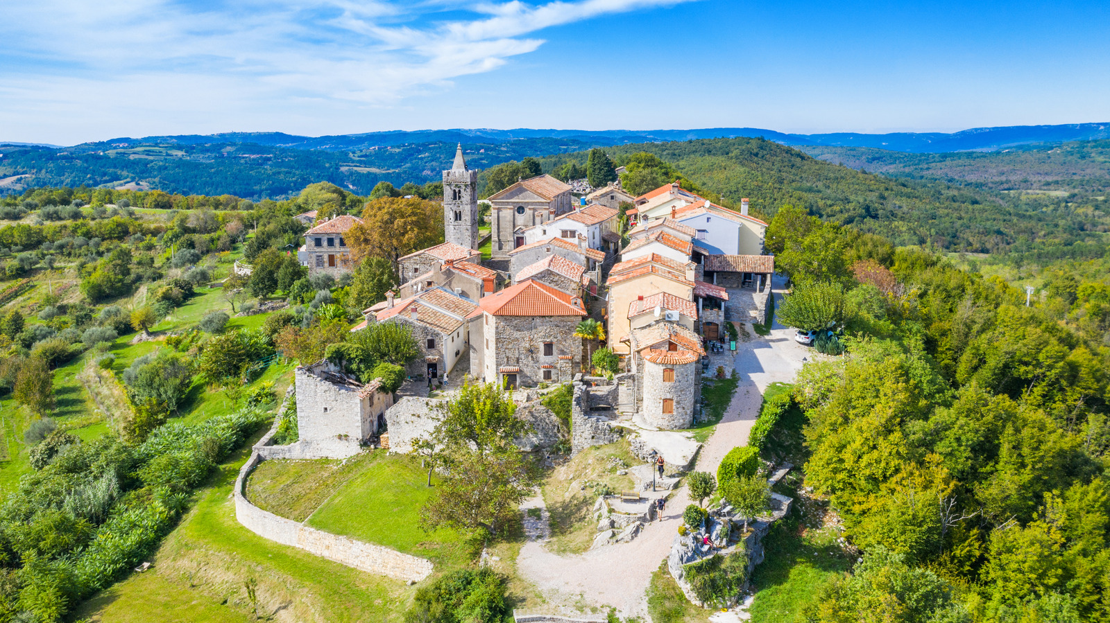 La « plus petite ville du monde » est un joyau historique de la Méditerranée avec des rues parfaites