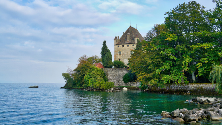 Le château d'Yvoire au bord du lac Léman en France