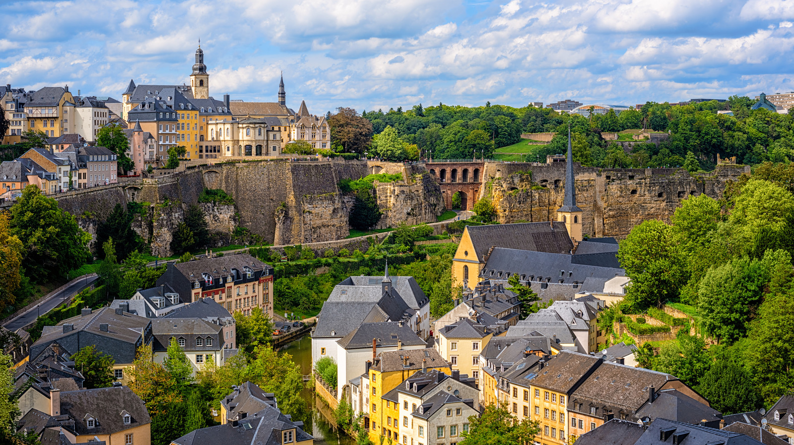 Le pays le plus riche du monde est une oasis européenne connue pour ses villes colorées et ses sentiers de randonnée pittoresques