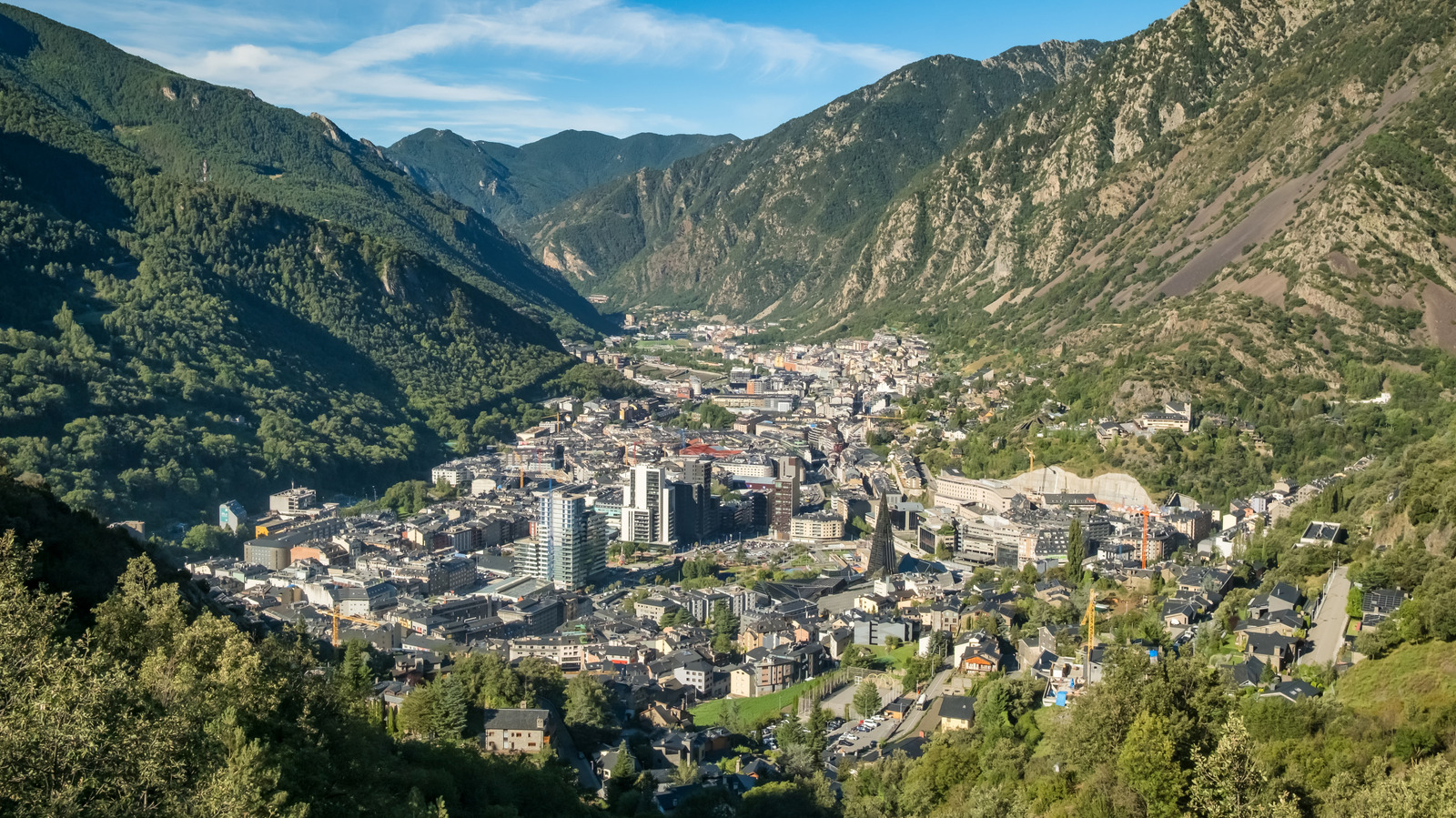 Ce pays où les touristes sont largement plus nombreux que les locaux est un joyau de montagne à couper le souffle en Europe